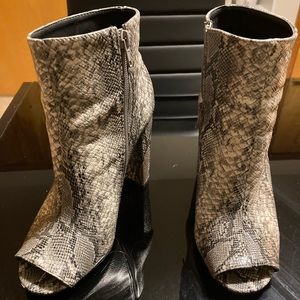 Snakeskin open toed wide heel
